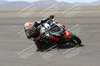 media/Apr-10-2022-SoCal Trackdays (Sun) [[f104b12566]]/Bowl (11am)/